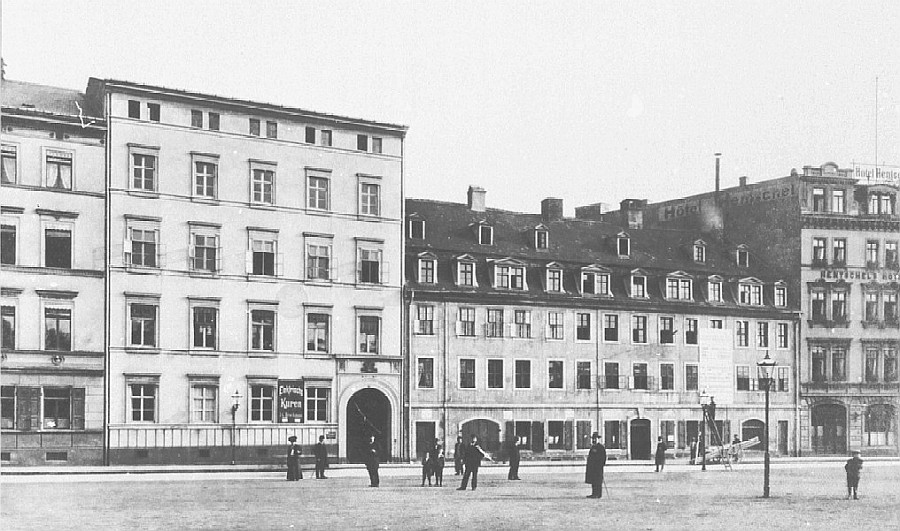 Roßstraße mit Hotel Hentschel ganz rechts